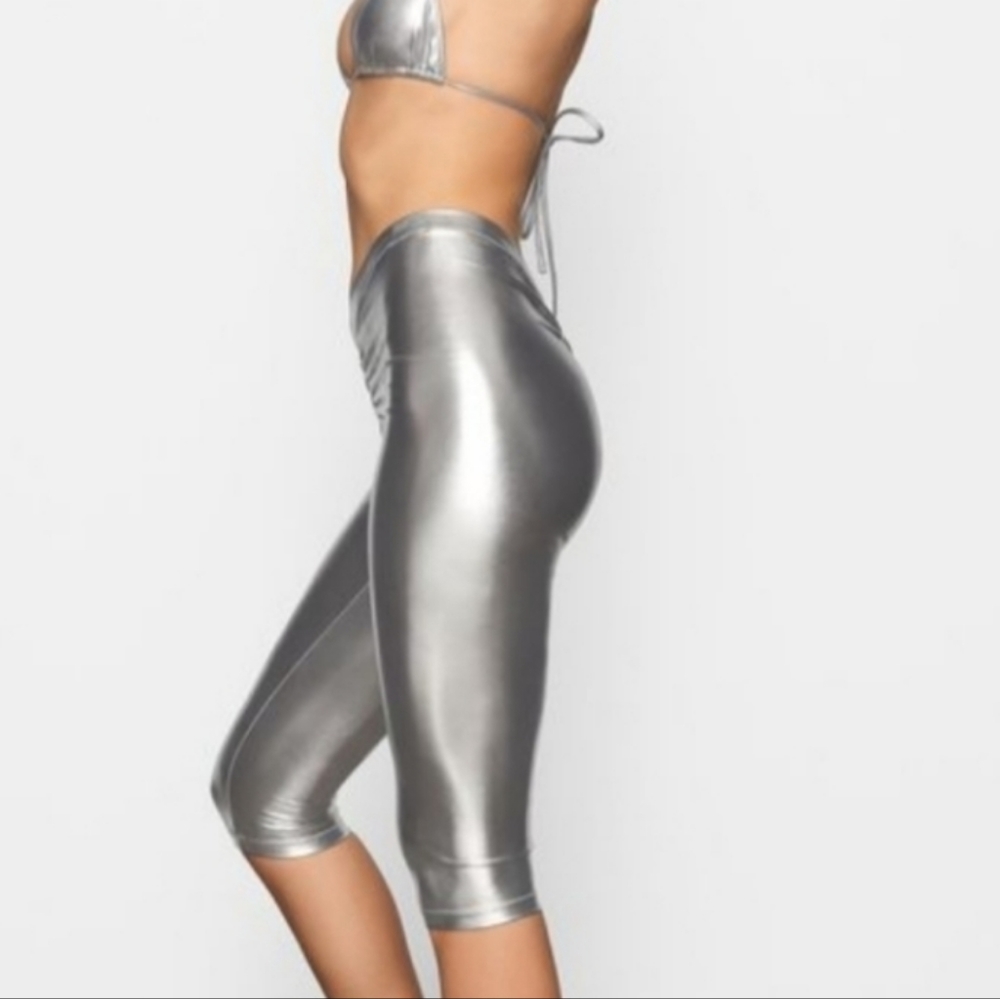 NWT Skims Metallic Swim Capri - Picture 2 of 4
